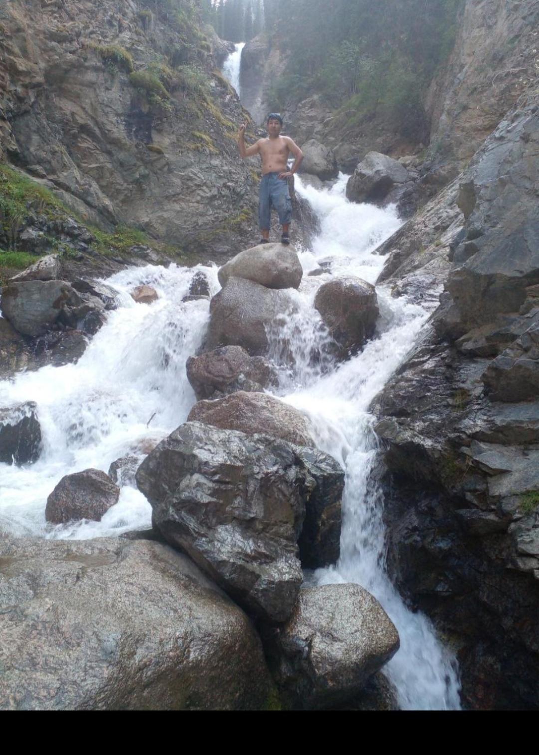 Waterfall In The Yard Каракол Екстериор снимка